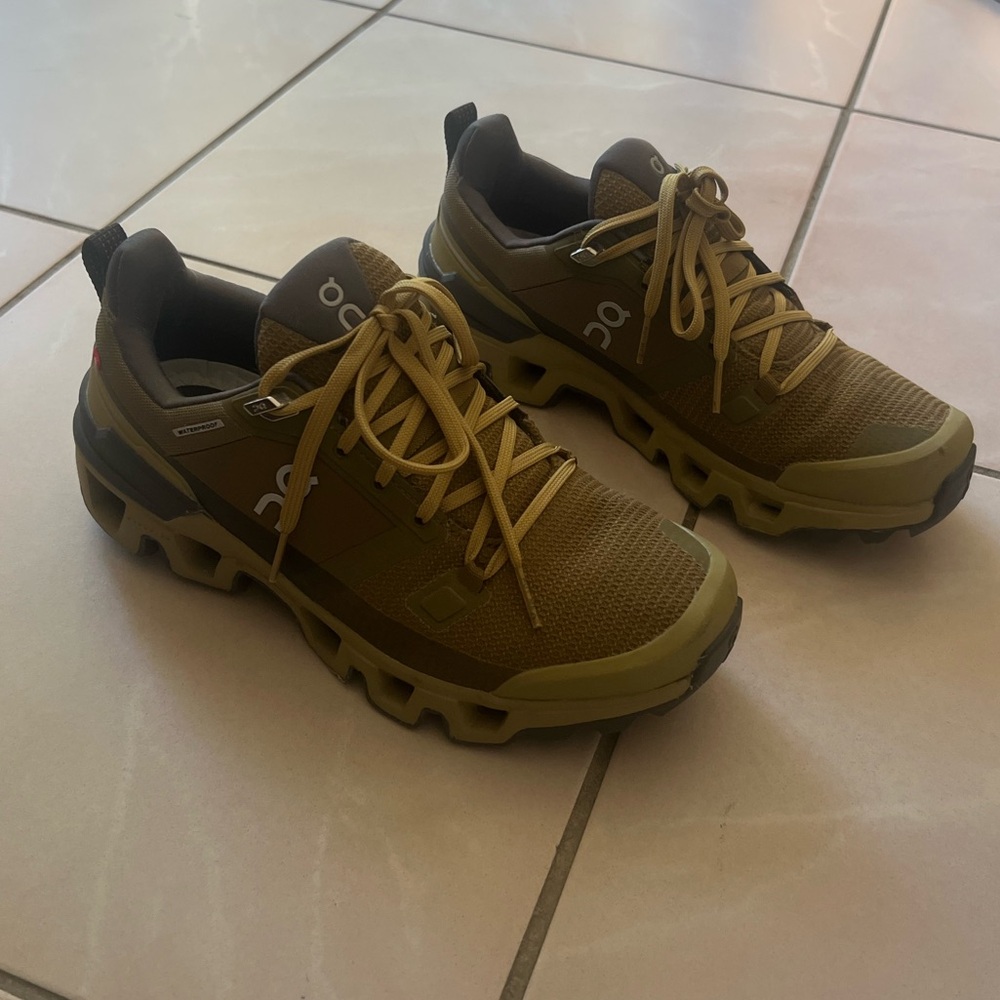 OC Women’s Cloudwander Running Sneakers